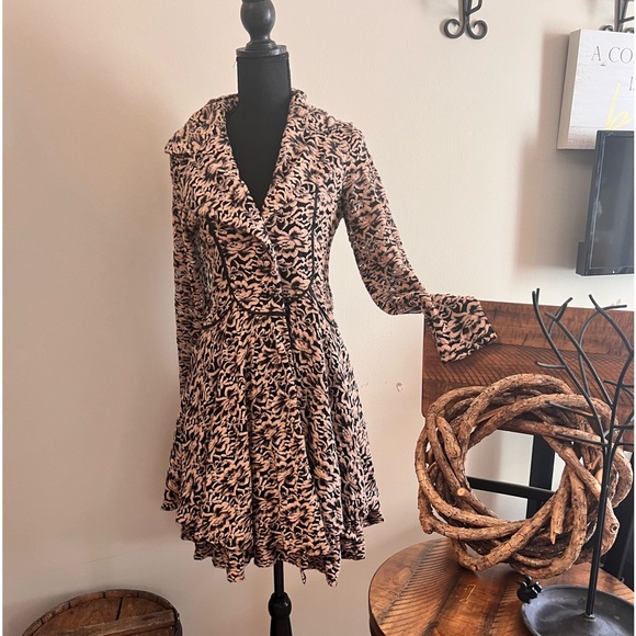 All Over Leopard Print Bishop Sleeve Dress - Picture 2 of 6